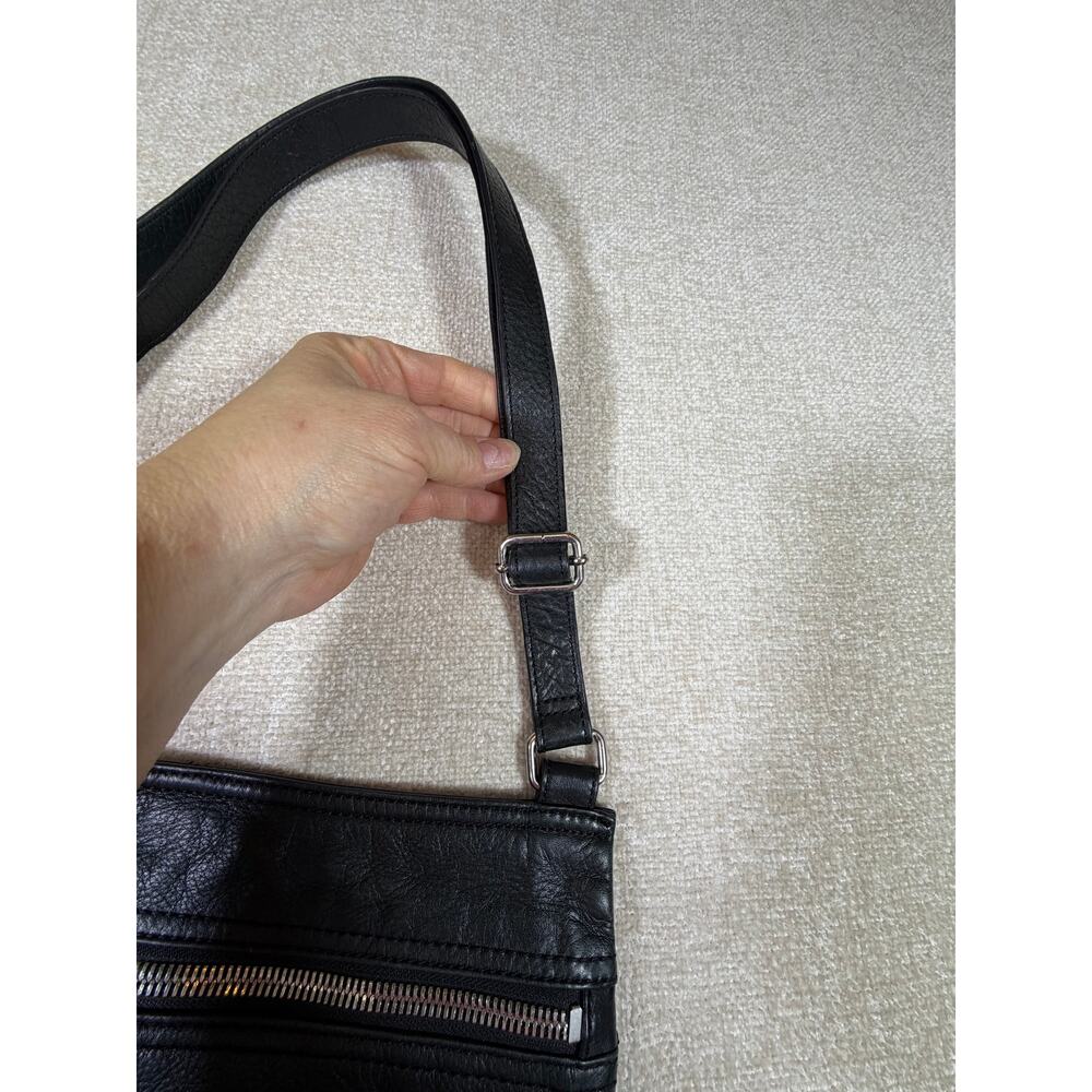 Margot Women Black Shoulder Strap Zip Top Leather Casual Minimalist Purse Tote - Picture 8 of 8